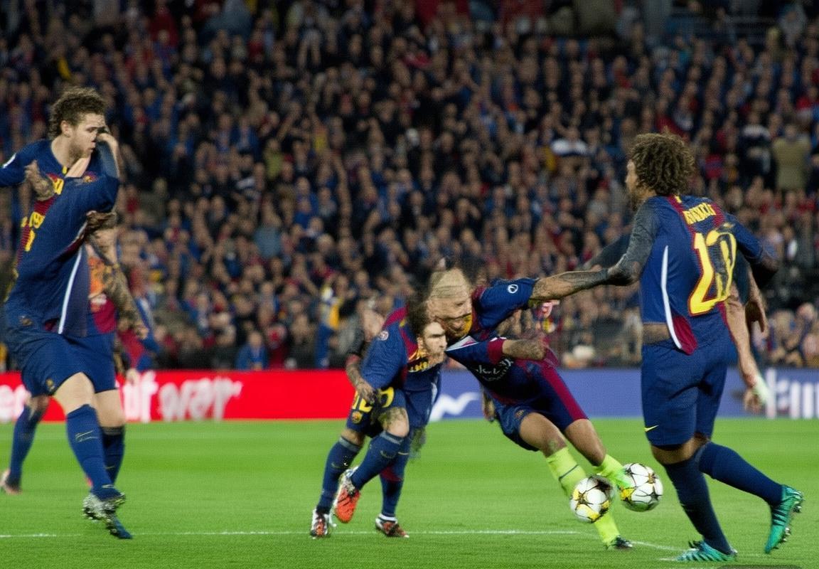 巴塞罗那VS巴黎圣日耳曼：姆巴佩制胜，欧冠淘汰赛经典对决回顾